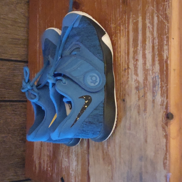 KD shoes - Picture 2 of 4